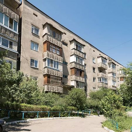 Guest House On Kaldaiakova 38 Almaty Ngoại thất bức ảnh