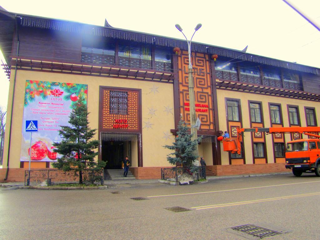 Guest House On Kaldaiakova 38 Almaty Ngoại thất bức ảnh