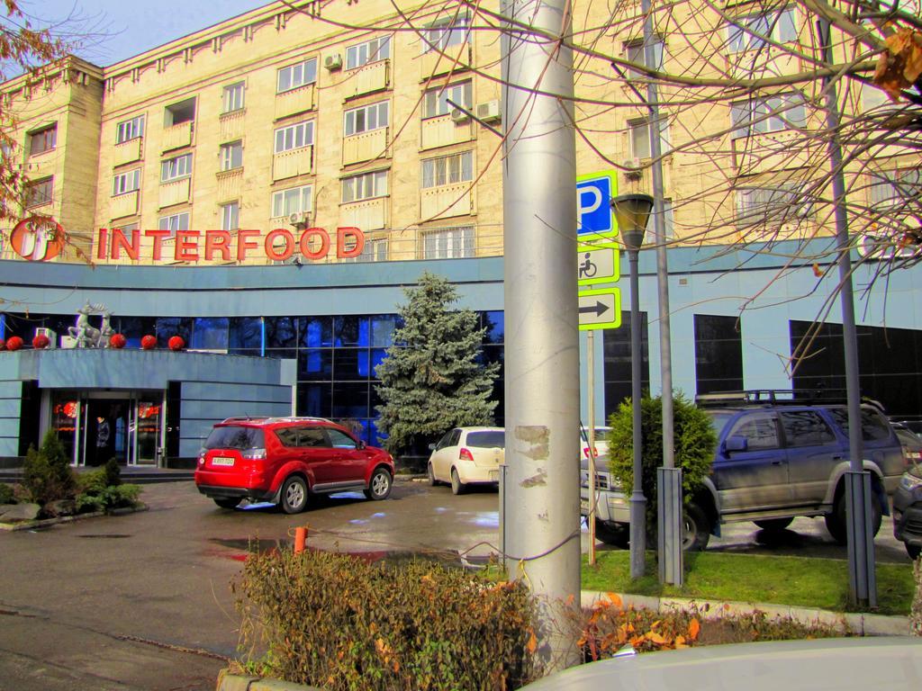 Guest House On Kaldaiakova 38 Almaty Ngoại thất bức ảnh