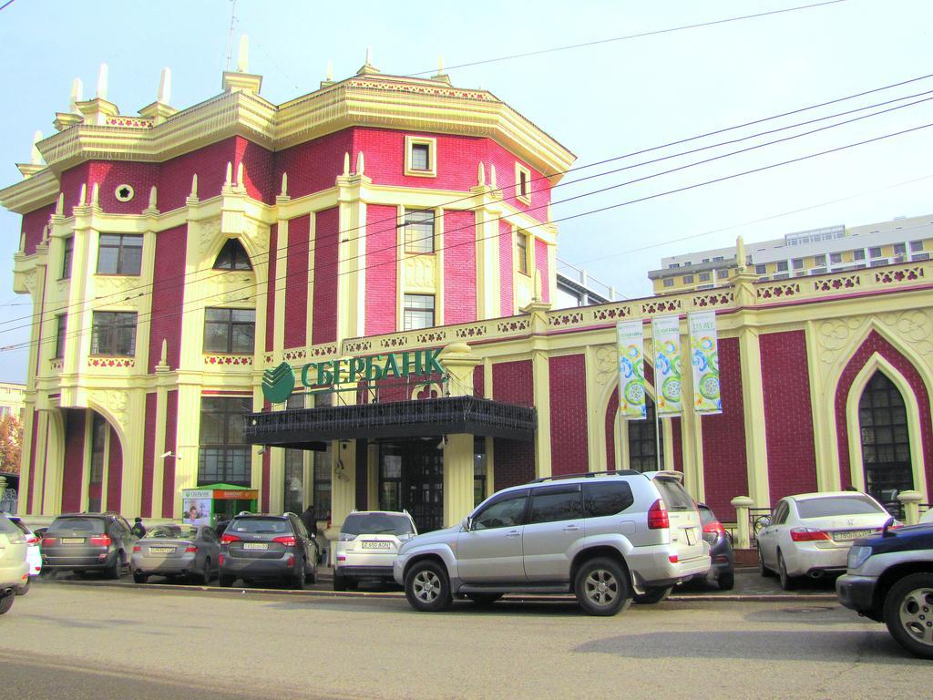 Guest House On Kaldaiakova 38 Almaty Ngoại thất bức ảnh