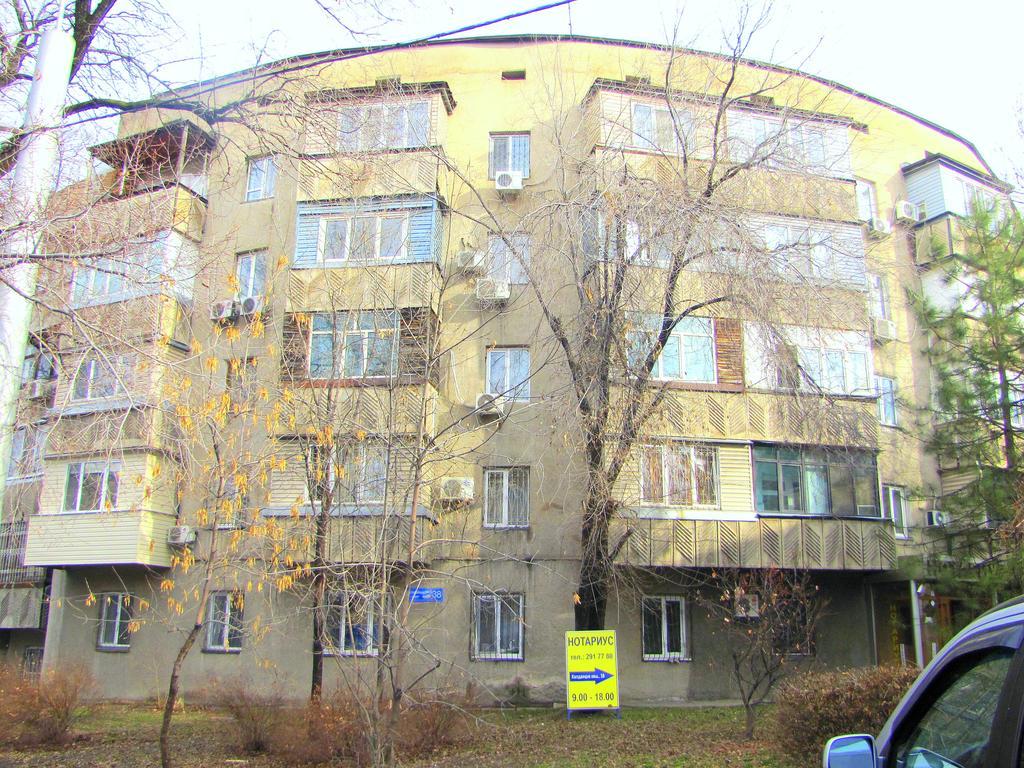 Guest House On Kaldaiakova 38 Almaty Ngoại thất bức ảnh
