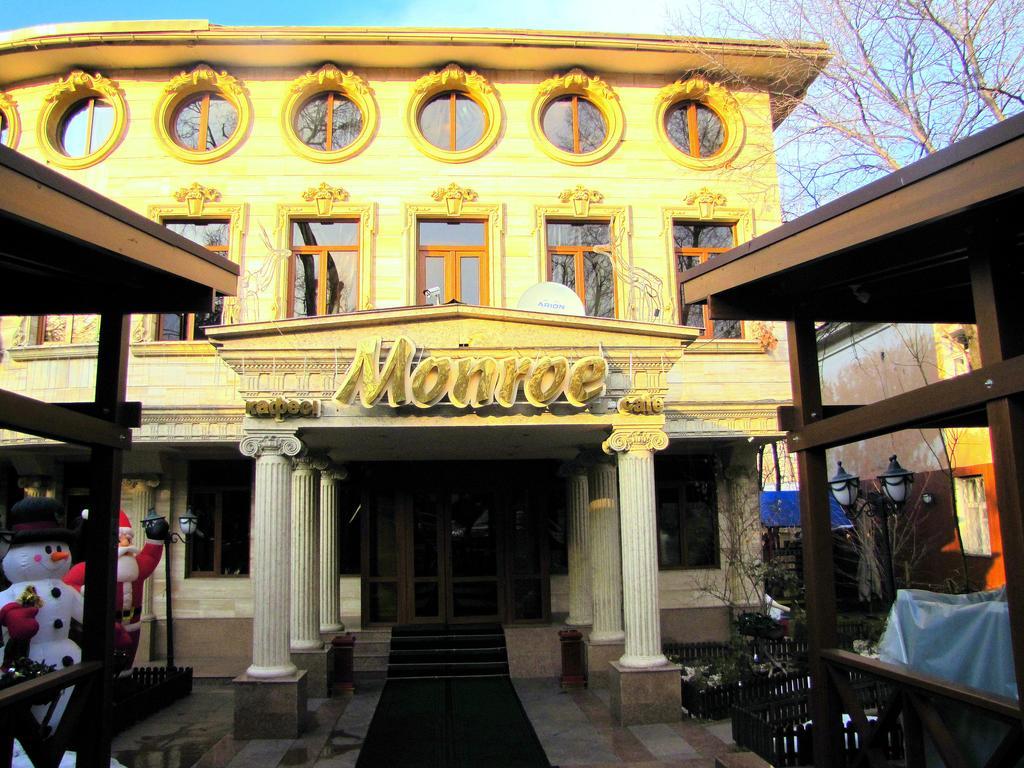 Guest House On Kaldaiakova 38 Almaty Ngoại thất bức ảnh