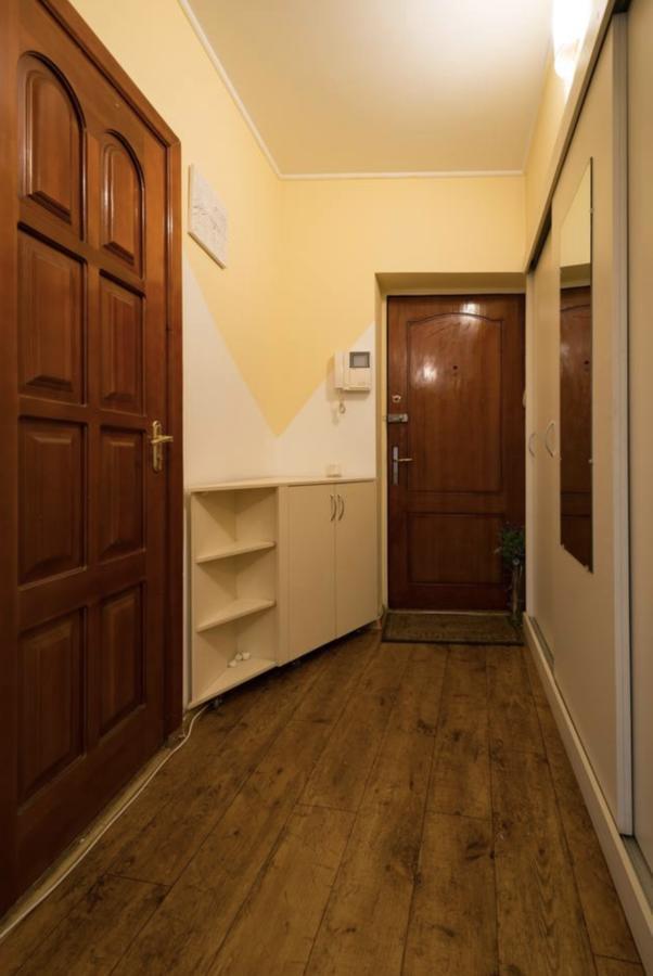 Guest House On Kaldaiakova 38 Almaty Ngoại thất bức ảnh
