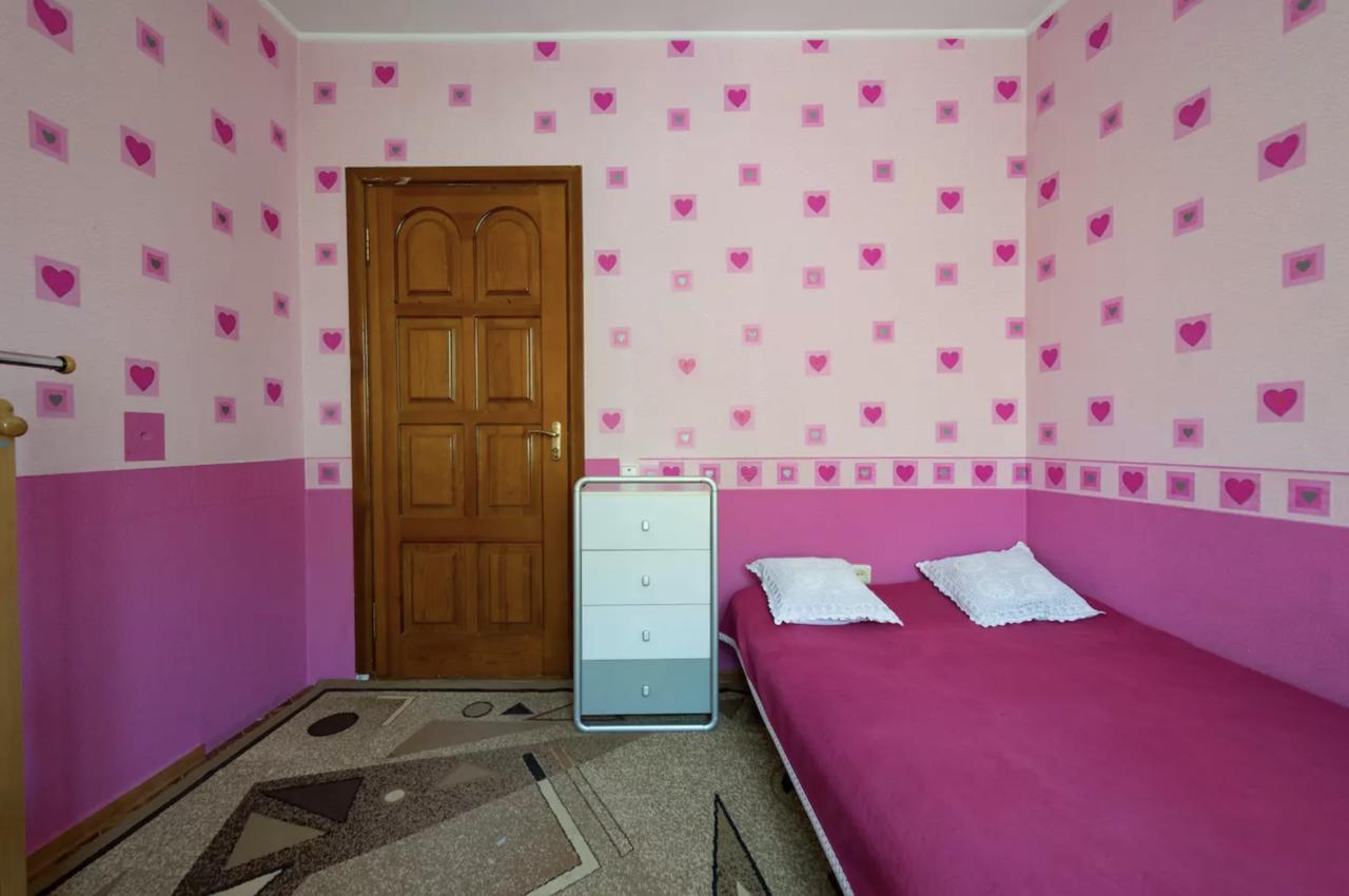 Guest House On Kaldaiakova 38 Almaty Ngoại thất bức ảnh
