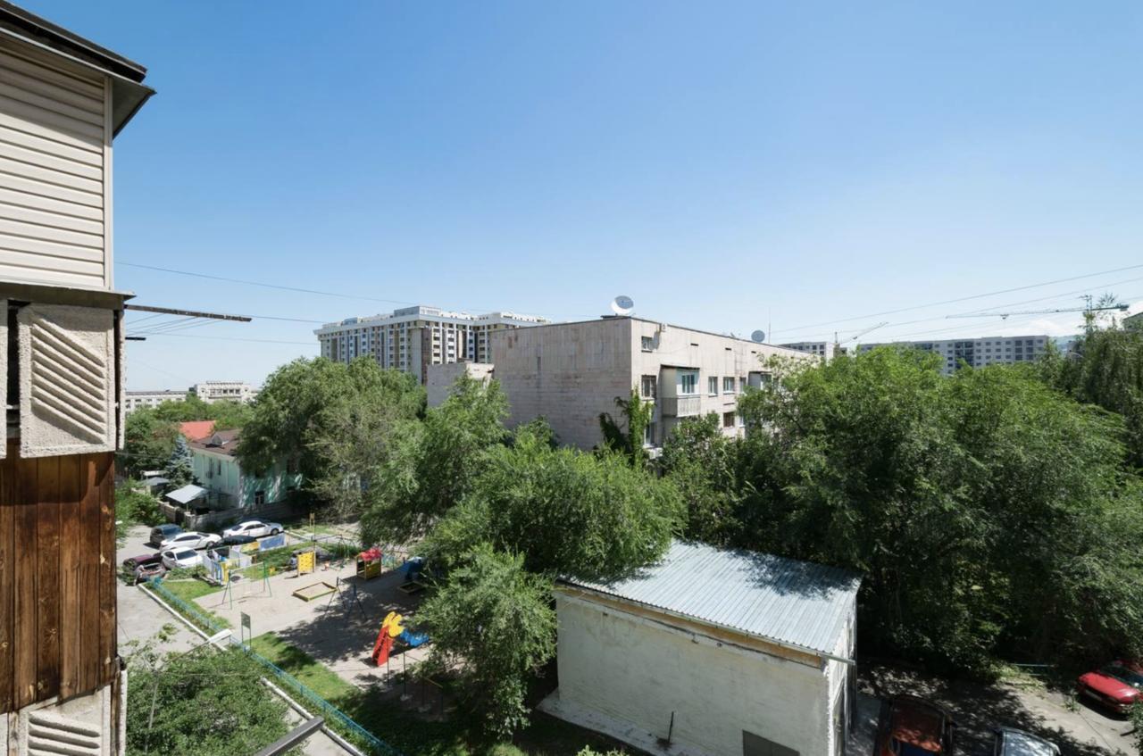 Guest House On Kaldaiakova 38 Almaty Ngoại thất bức ảnh