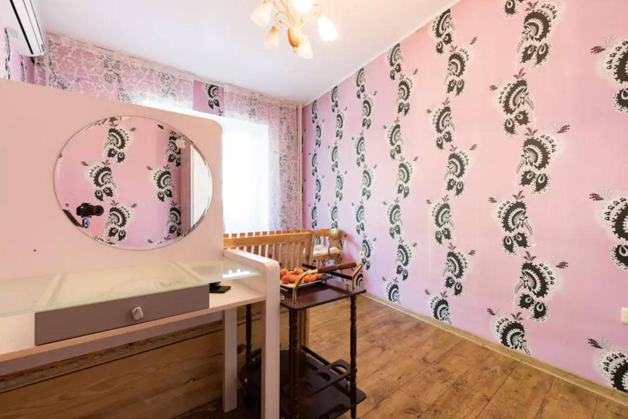 Guest House On Kaldaiakova 38 Almaty Ngoại thất bức ảnh