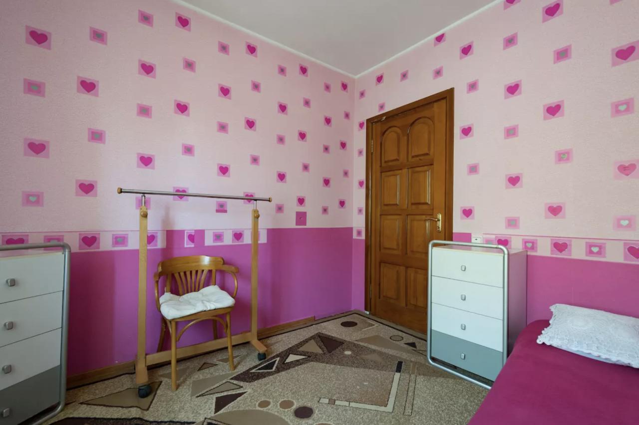 Guest House On Kaldaiakova 38 Almaty Ngoại thất bức ảnh