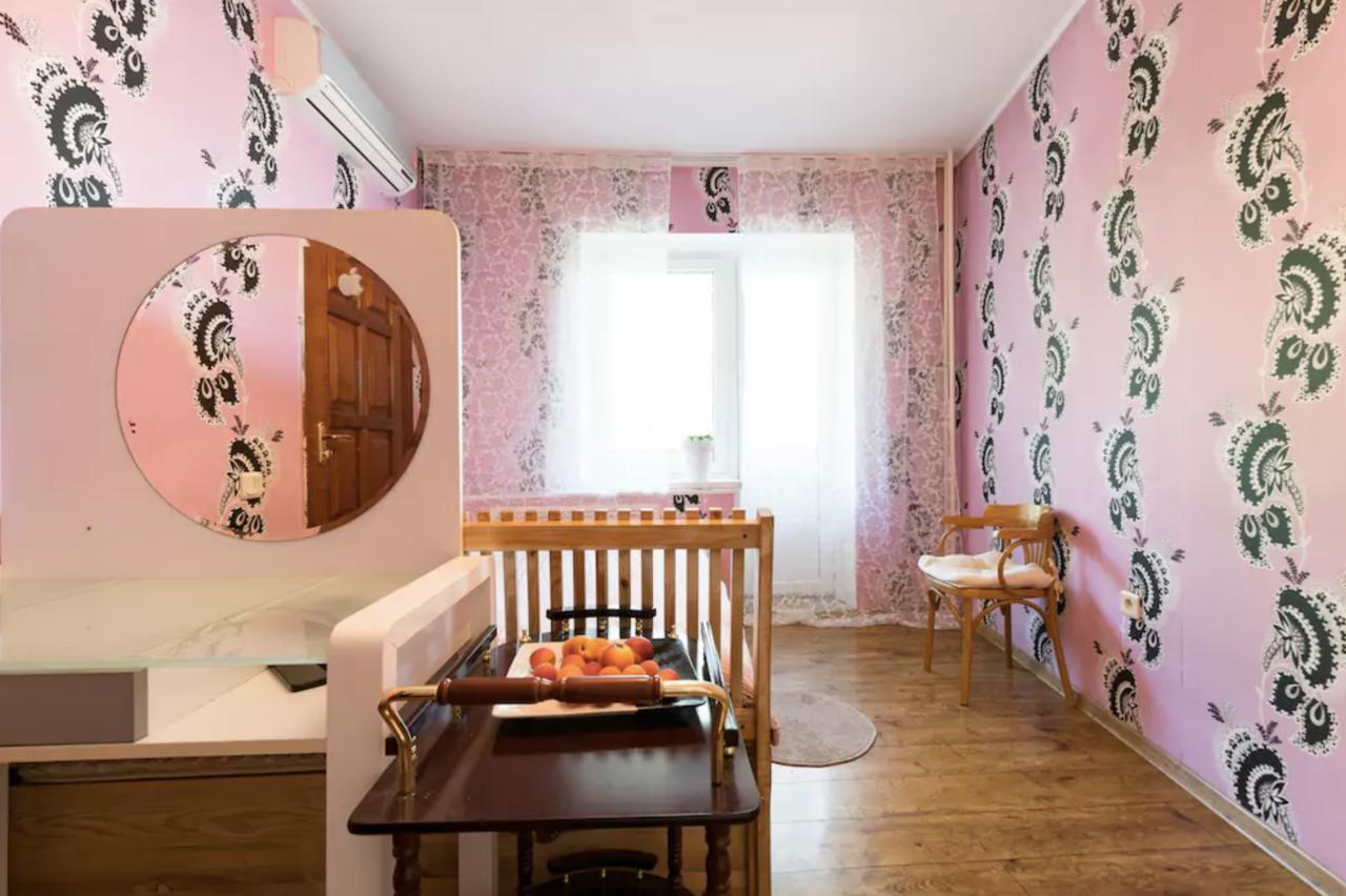 Guest House On Kaldaiakova 38 Almaty Ngoại thất bức ảnh